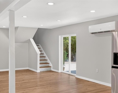 1099 Grove Avenue - Photo Thumbnail 16