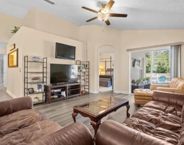 1722 Palmetto Pine Lane - Photo Thumbnail 5
