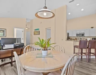 1722 Palmetto Pine Lane - Photo Thumbnail 4