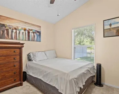 1722 Palmetto Pine Lane - Photo Thumbnail 13