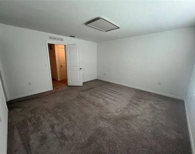 117 Mandovi Street - Photo Thumbnail 5