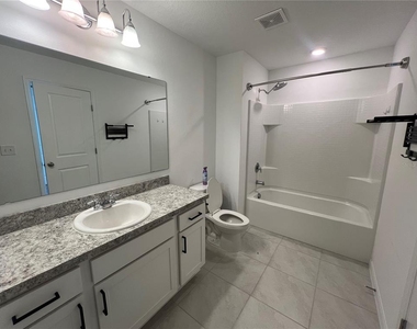 117 Mandovi Street - Photo Thumbnail 7