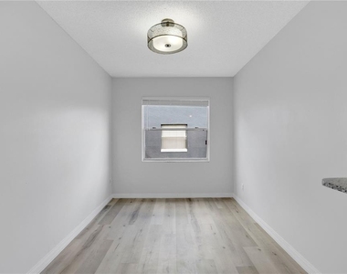 4100 Pershing Pointe Place - Photo Thumbnail 6
