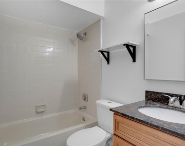 4100 Pershing Pointe Place - Photo Thumbnail 19