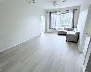 6214 Stevenson Drive - Photo Thumbnail 8