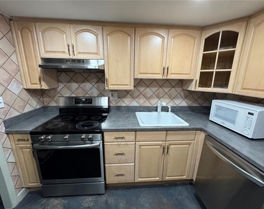 400 E Colonial Drive - Photo Thumbnail 1