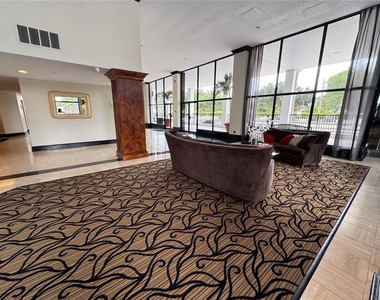 400 E Colonial Drive - Photo Thumbnail 22