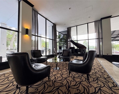 400 E Colonial Drive - Photo Thumbnail 21