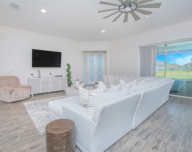 10846 Mobberley Circle - Photo Thumbnail 7