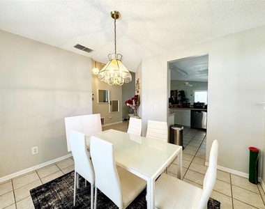 1509 Indian Oaks Trl - Photo Thumbnail 10