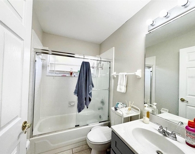 1509 Indian Oaks Trl - Photo Thumbnail 18