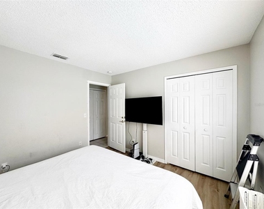1509 Indian Oaks Trl - Photo Thumbnail 17