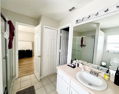 1509 Indian Oaks Trl - Photo Thumbnail 23