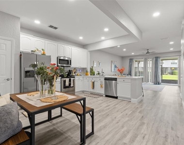 15048 Bellinkoff Lane - Photo Thumbnail 4