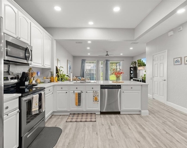 15048 Bellinkoff Lane - Photo Thumbnail 6