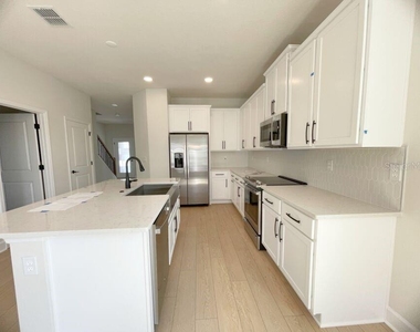 15236 Tribute Ovation Way - Photo Thumbnail 4
