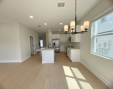 15236 Tribute Ovation Way - Photo Thumbnail 6