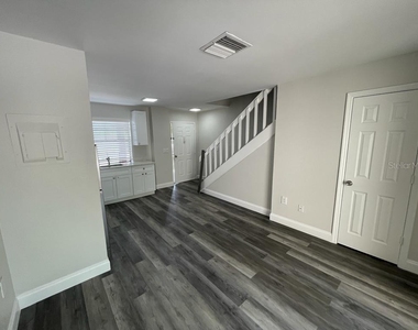 10260 Turkey Lake Road - Photo Thumbnail 2