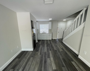 10260 Turkey Lake Road - Photo Thumbnail 3