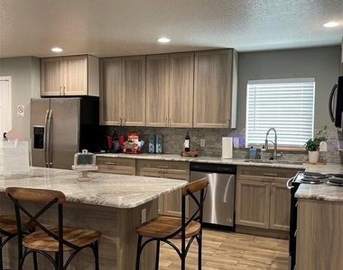 1616 24th Avenue - Photo Thumbnail 3