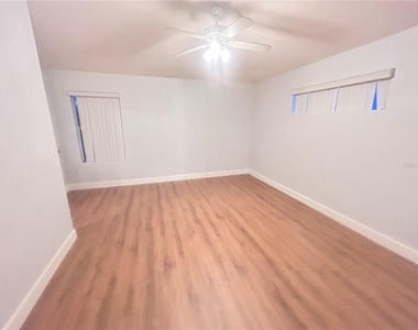8825 Grand Palms Circle - Photo Thumbnail 12