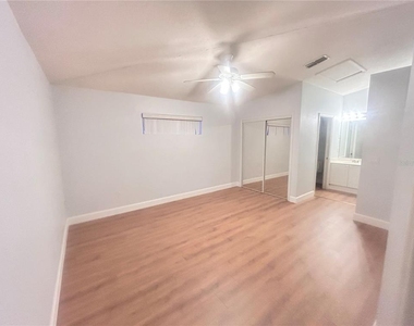 8825 Grand Palms Circle - Photo Thumbnail 11
