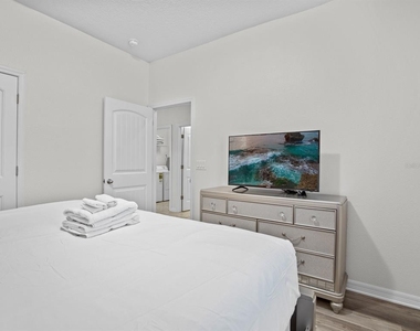 4811 Terrasonesta Drive - Photo Thumbnail 10