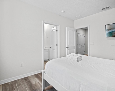 4811 Terrasonesta Drive - Photo Thumbnail 16