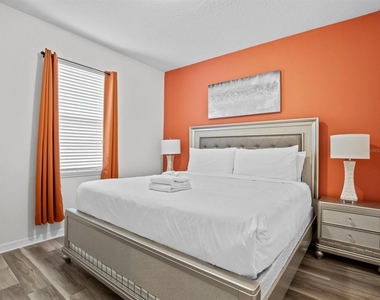 4811 Terrasonesta Drive - Photo Thumbnail 9
