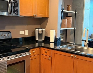 525 E Jackson Street - Photo Thumbnail 9