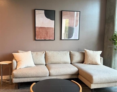 525 E Jackson Street - Photo Thumbnail 6