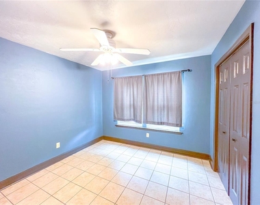 4112 Nw 16th Drive - Photo Thumbnail 7