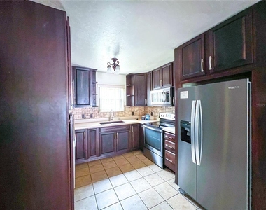4112 Nw 16th Drive - Photo Thumbnail 5