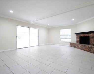 10907 Sw 24th Avenue - Photo Thumbnail 10