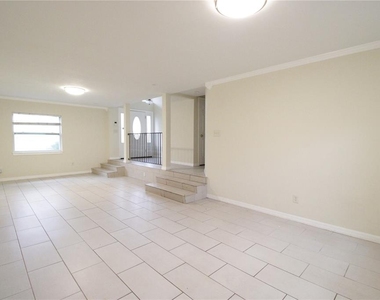 10907 Sw 24th Avenue - Photo Thumbnail 12