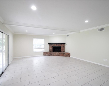 10907 Sw 24th Avenue - Photo Thumbnail 9
