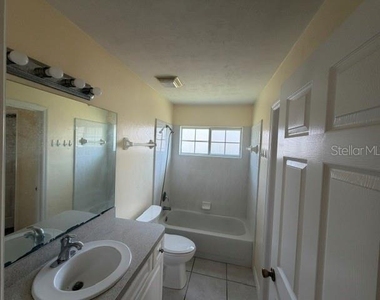 2144 Nw 85th Terrace - Photo Thumbnail 10