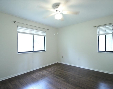 1624 Sw 77th Terrace - Photo Thumbnail 9