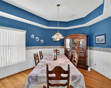 4528 Glen Coe Street - Photo Thumbnail 6