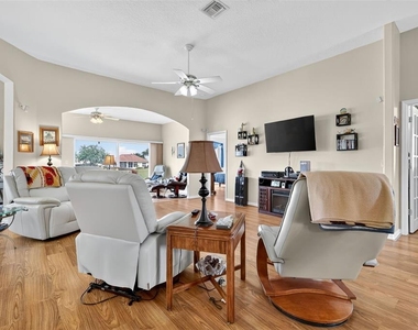 4528 Glen Coe Street - Photo Thumbnail 8