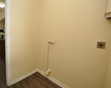 5 Wells Place - Photo Thumbnail 10
