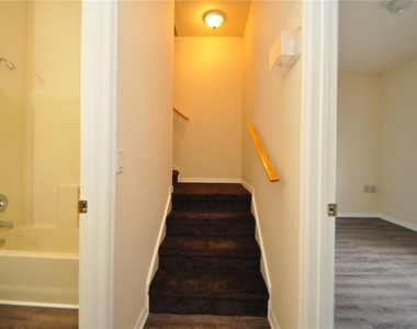 5 Wells Place - Photo Thumbnail 15