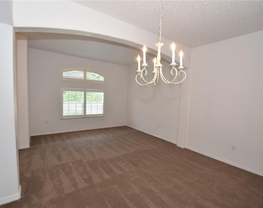 192 Pine Grove Drive - Photo Thumbnail 5