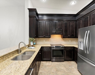 115 Riverview Bend S - Photo Thumbnail 8
