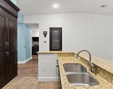 115 Riverview Bend S - Photo Thumbnail 9