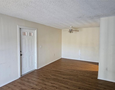 5400 26th Street W - Photo Thumbnail 2