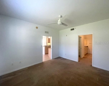 4270 Vicenza Drive - Photo Thumbnail 14