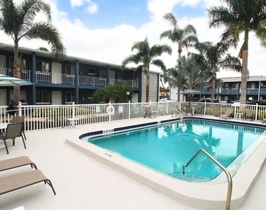 3001 Bee Ridge Road - Photo Thumbnail 9