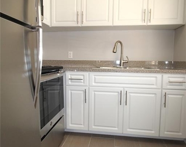 3001 Bee Ridge Road - Photo Thumbnail 2