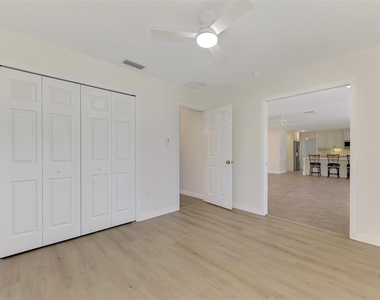 2340 Palmetto Street - Photo Thumbnail 32